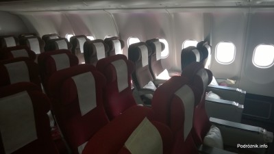 Virgin Atlantic (VS) - Airbus A330 - G-VWAG (Miss England) - wnętrze - fotele w klasie ekonomicznej - maj 2014