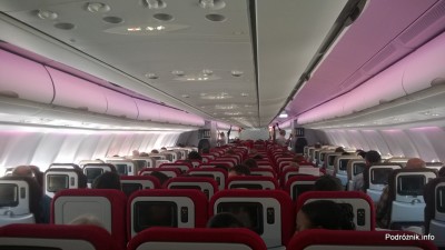 Virgin Atlantic (VS) - Airbus A330 - G-VWAG (Miss England) - wnętrze - widok na klasę ekonomiczną z tyłu samolotu - maj 2014