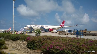 Barbados - Bridgetown - Lotnisko Grantley Adams International Airport (BGI) - Virgin Atlantic (VS) Airbus A330 G-VWAG (Miss England) - maj 2014