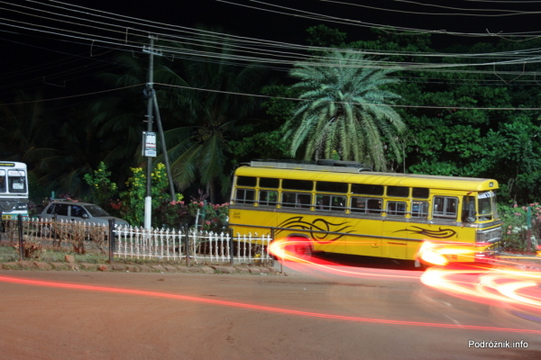Goa  - Panaji nocą - lokalny autobus - listopad 2014