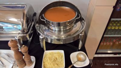 Polska - Warszawa - Lotnisko Chopina - LOT Business Lounge Polonez - marzec 2017 – zupa pomidorowa